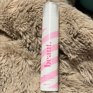 Beaut. Limited Holiday release. Peppermint flavor